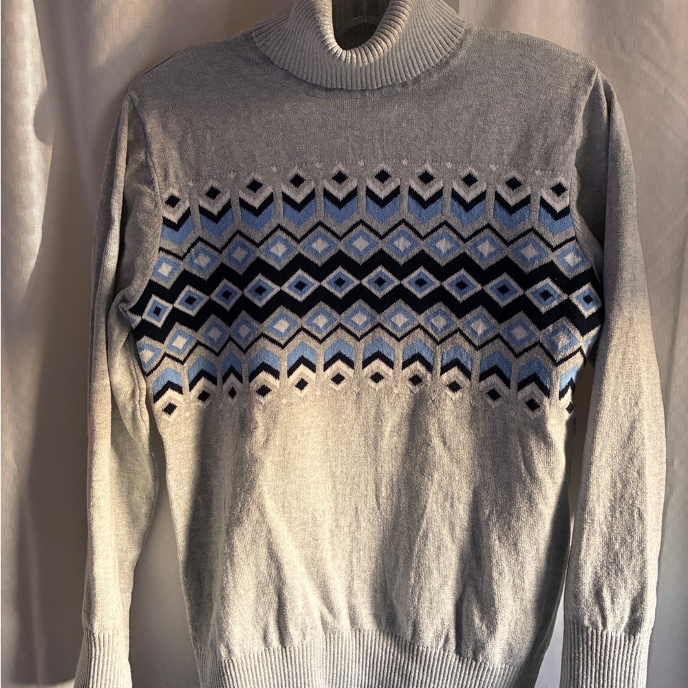 L.L. Bean Women's Light Gray Turtleneck Sweater with Blue Fair Isle Pattern